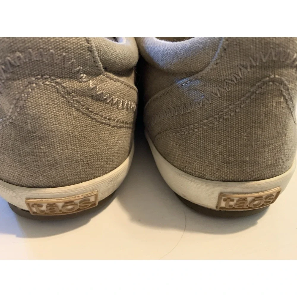 Taos Star Women's 7.5 Canvas Sneakers Lace Up Comfort Shoes Taupe Khaki Casual